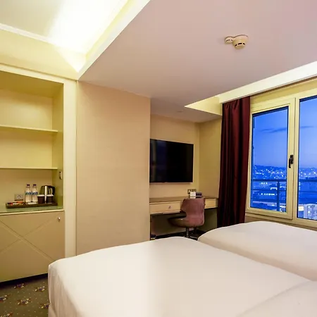 ホテル Doubletree By Hilton - Alsancak イズミル