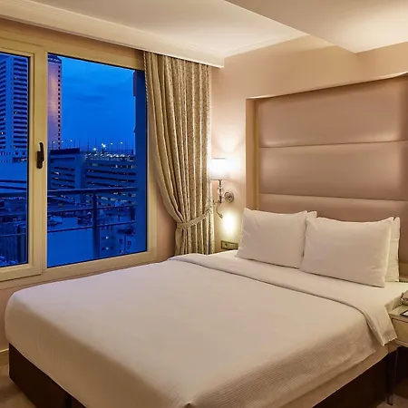ホテル Doubletree By Hilton - Alsancak イズミル