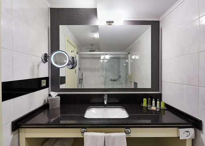 Doubletree By Hilton - Alsancak 4*