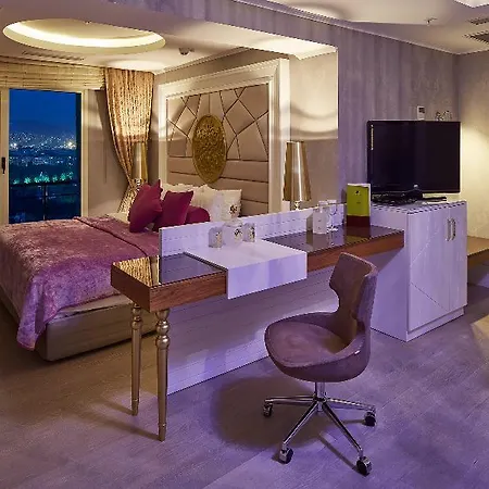 Doubletree By Hilton - Alsancak 4* איזמיר