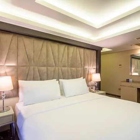 호텔 Doubletree By Hilton - Alsancak