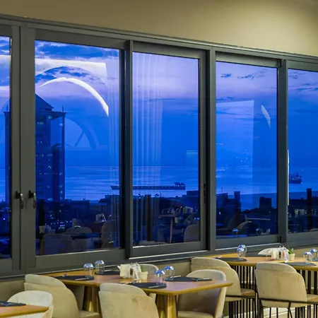 Doubletree By Hilton - Alsancak 4* Esmirna