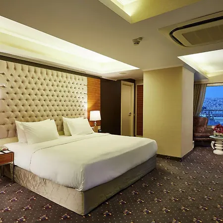 Doubletree By Hilton - Alsancak 호텔