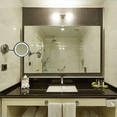 Doubletree By Hilton - Alsancak מלון 4*