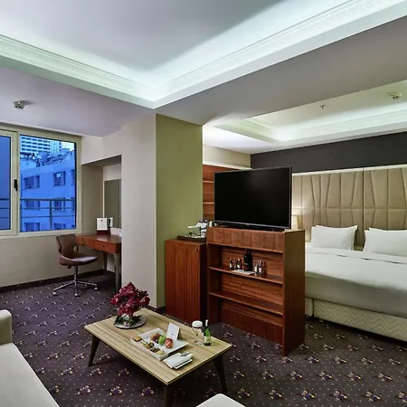 Doubletree By Hilton - Alsancak מלון 4*