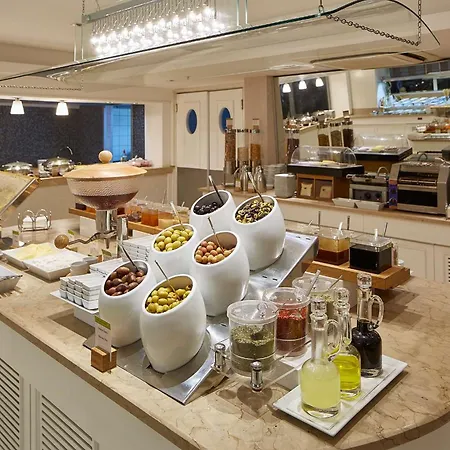 Отель Doubletree By Hilton - Alsancak 4*