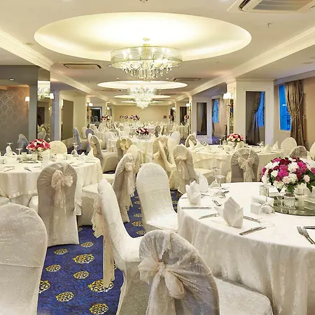 호텔 Doubletree By Hilton - Alsancak