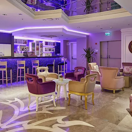 호텔 Doubletree By Hilton - Alsancak