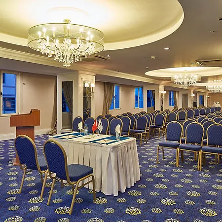 מלון Doubletree By Hilton - Alsancak 4*