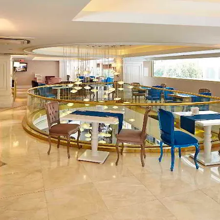 Doubletree By Hilton - Alsancak מלון