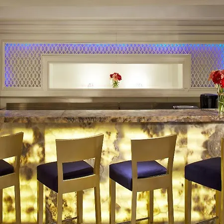 מלון Doubletree By Hilton - Alsancak