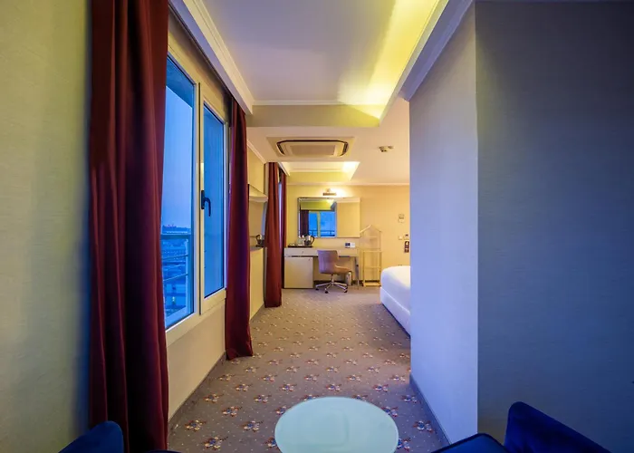 מלון Doubletree By Hilton - Alsancak איזמיר