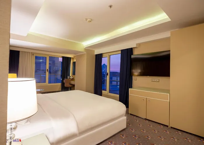 Отель Doubletree By Hilton - Alsancak 4*