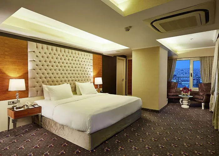 Doubletree By Hilton - Alsancak Отель