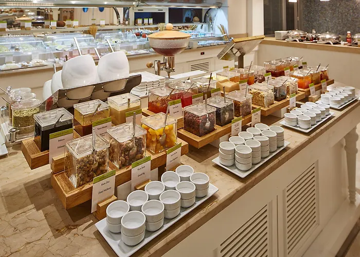 Doubletree By Hilton - Alsancak מלון