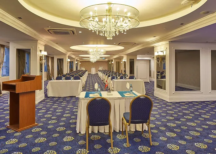 Otel Doubletree By Hilton - Alsancak 4*